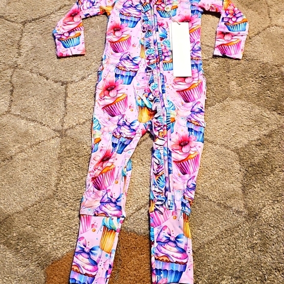 Bums & Roses "Another year sweeter" Convertible Ruffle Romper - Picture 1 of 1